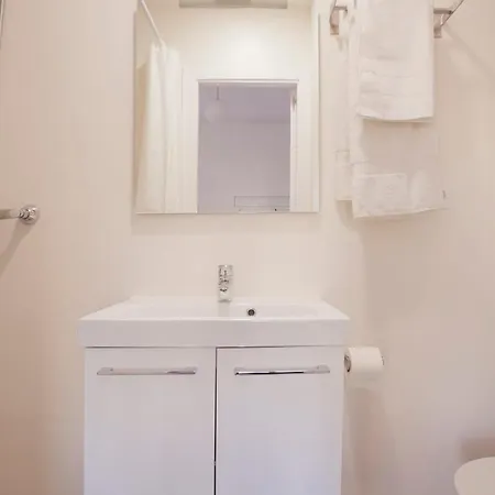 Renovated With Sea View, Vj Apartment *