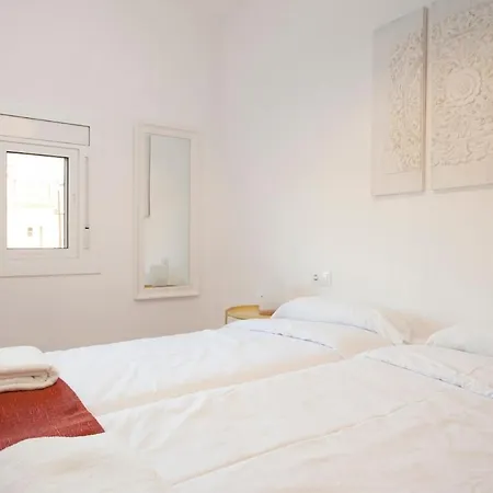 Renovated With Sea View, Vj