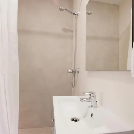 Renovated With Sea View, Vj Апартаменты