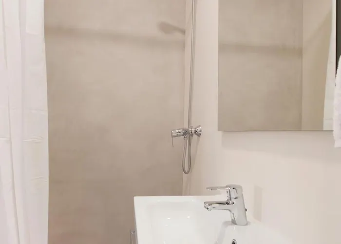 Renovated With Sea View, Vj Апартаменты